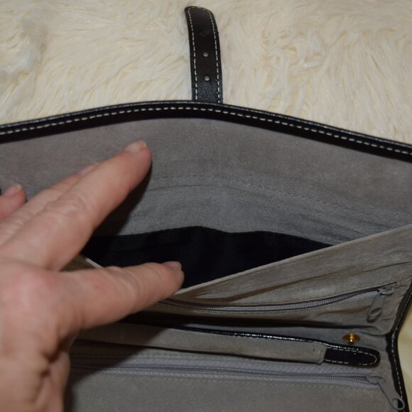 Danier Black Leather Jewellery Roll For Travel - Picture 5 of 6